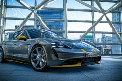 爱游戏APP-特奥扛起全队，里昂淘汰赛力克加拿大昂首晋级