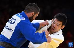 爱游戏tv-日本柔道选手展现出色技巧，夺得首金！