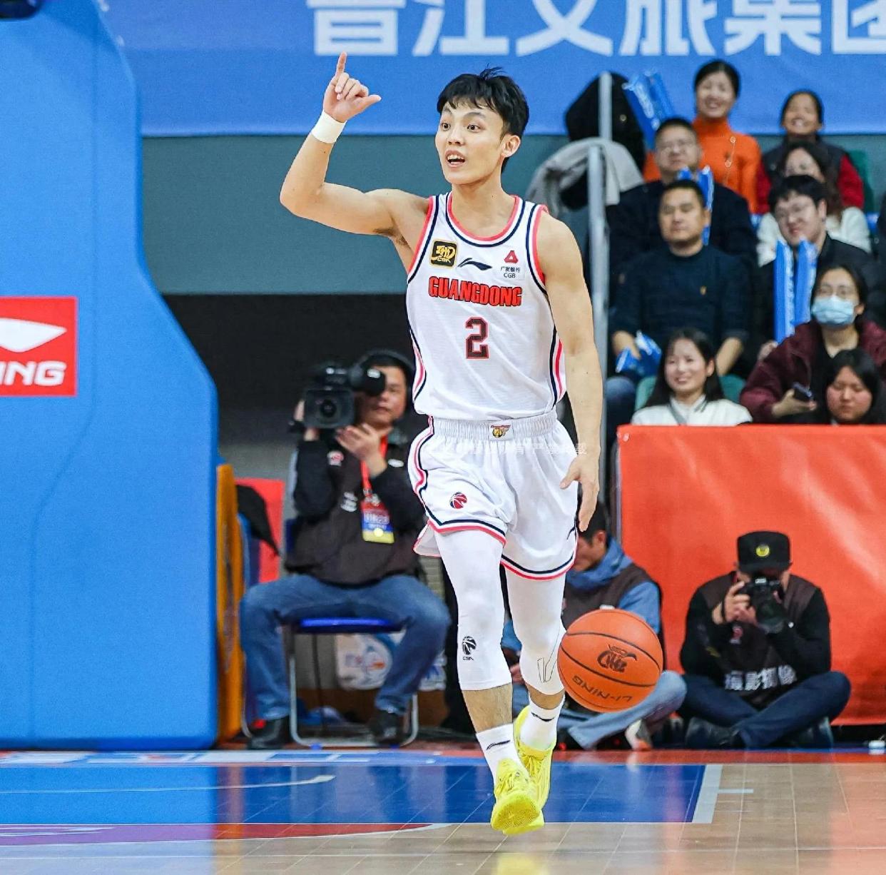 广州男篮力克福建队，取得两连胜