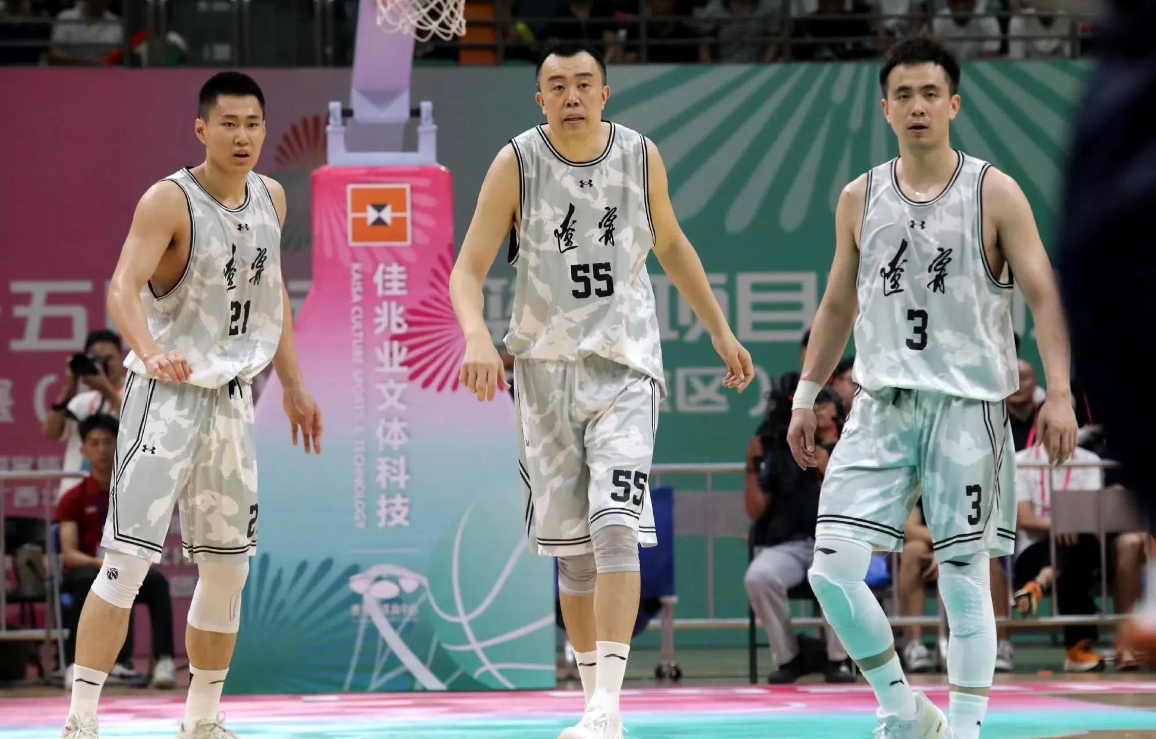 辽宁男篮成功阻击对手，实力雄厚