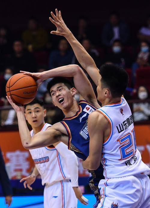 山东队客场逆转河南男篮获得胜利