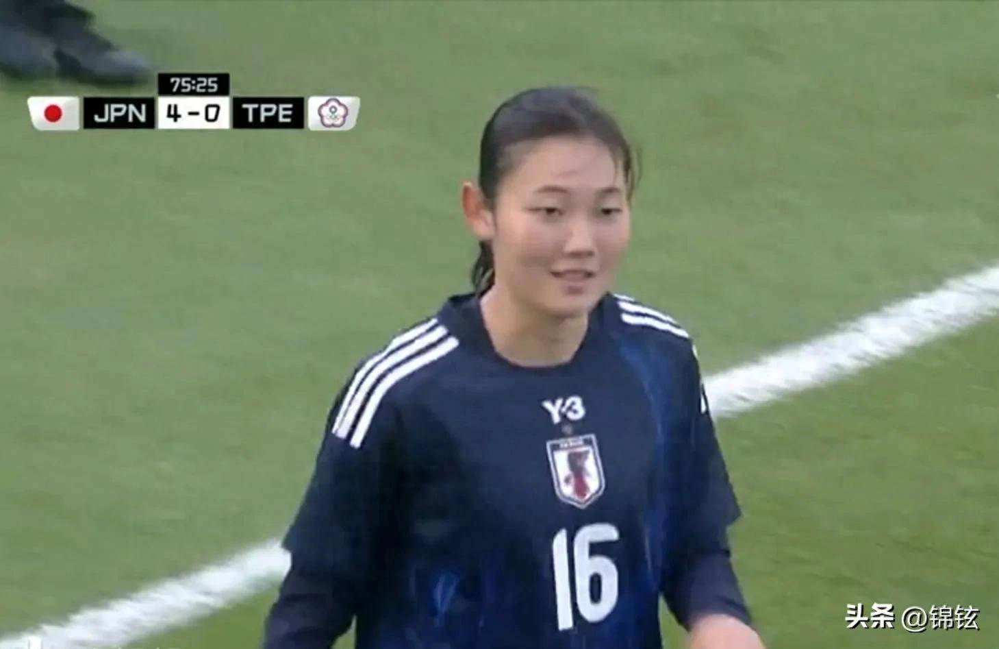 独揽鳌头！中国女足斩获冠军奖杯！