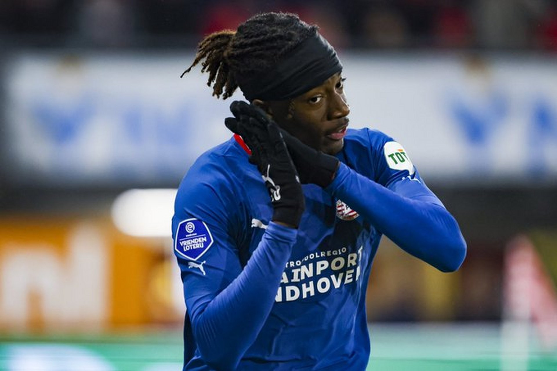 切尔西客场苦战PSV，成功晋级下一轮的简单介绍