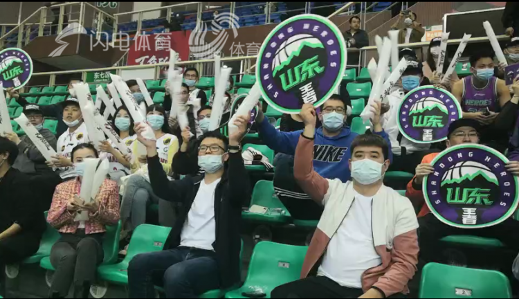 安徽男篮交锋西藏队，现场观众热情高涨的简单介绍