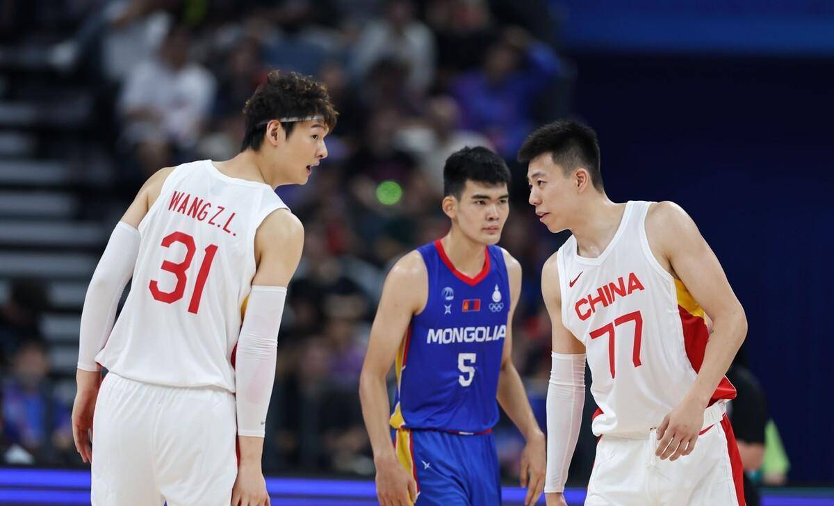 安徽男篮交锋西藏队，现场观众热情高涨的简单介绍