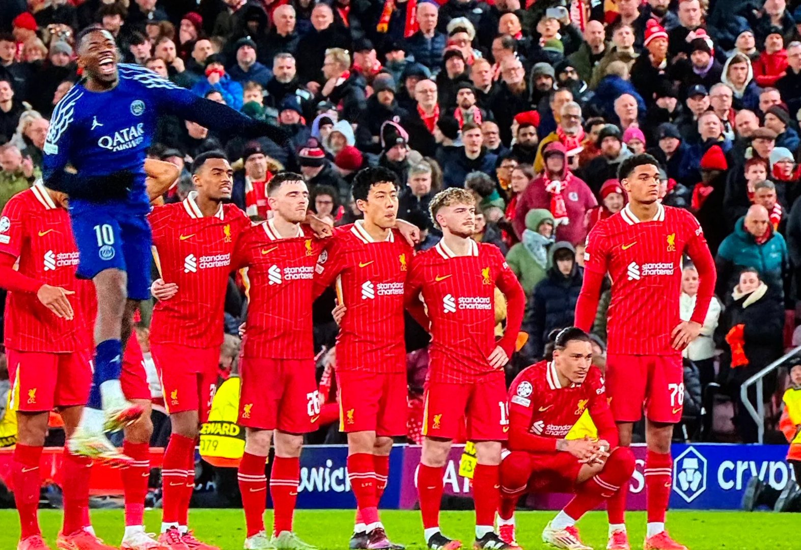 关于战胜拜仁，豪取三分的信息