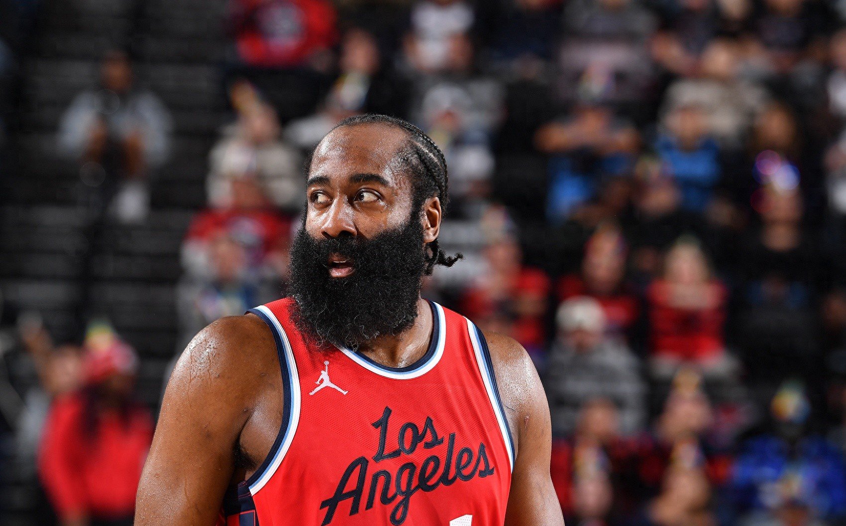 关于快船主场痛失老鹰，哈登22+8成进的信息