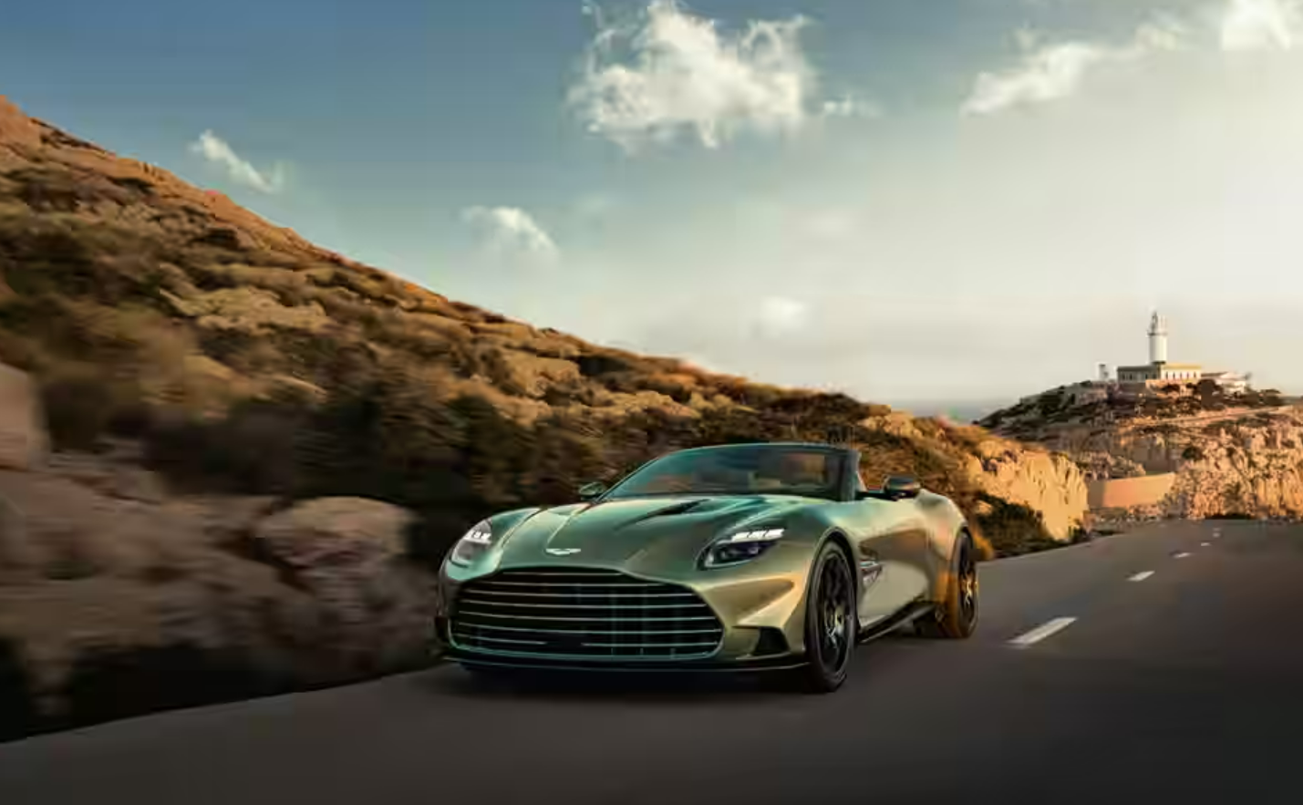 阿斯顿马丁完胜红牛二队，汉密尔顿高光表现