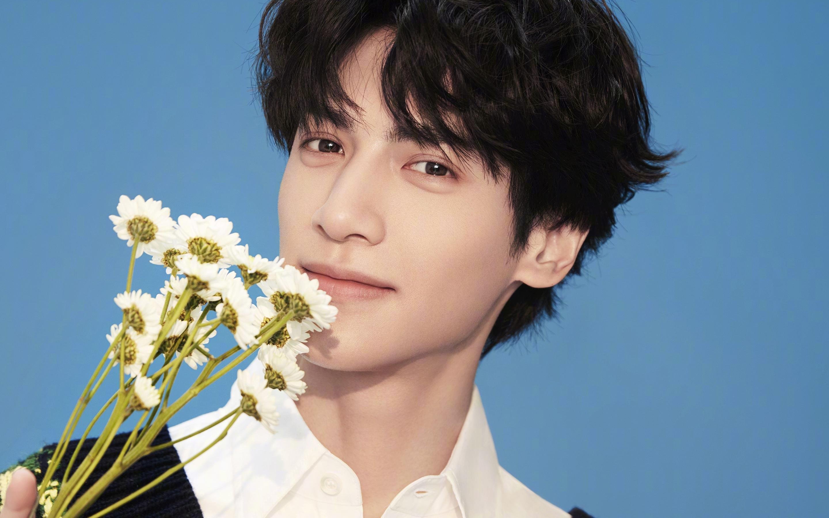 戈贝尔大闸显神威，当浙江队的铁血韧劲遭遇马刺的智慧，谁才是真正的硬仗之王？